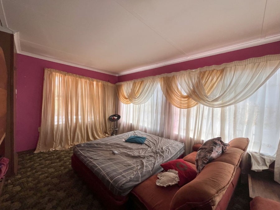 4 Bedroom Property for Sale in Noordhoek Free State